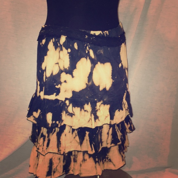 Upcycled tie-dye 💯 cotton ruffle skirt - Picture 5 of 5